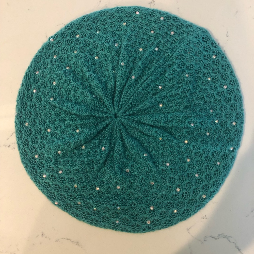 Knit beret w/ sparkles